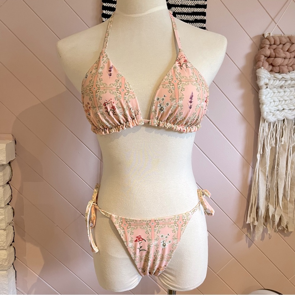 Woman’s Reversible Tie Waist Floral/Stripe Bikini (Size SMALL) Target CupShe